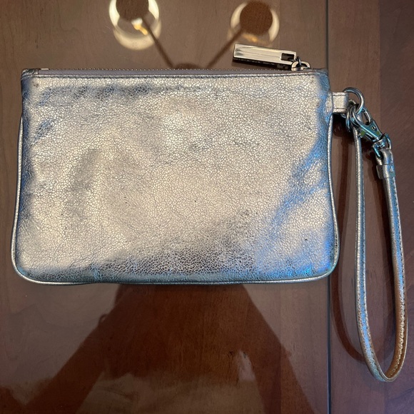 Small Women’s Tory Burch Wristlet - Picture 3 of 4